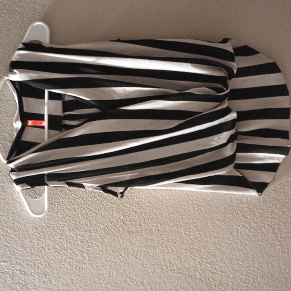 This is one of my favorites it's comfortable and it looks very elegant too